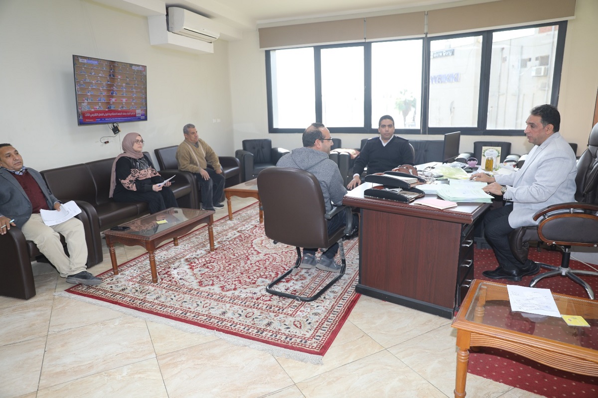 السكرتير العام المساعد يجتمع ولجنة فحص سيارات ذوي الإعاقة